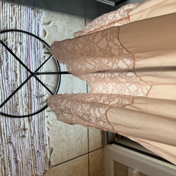 Vintage 1960s Elaborate Vanity Fair 38 T Pink Nylon Full Slip Formal 8” Lace - Picture 7 of 10